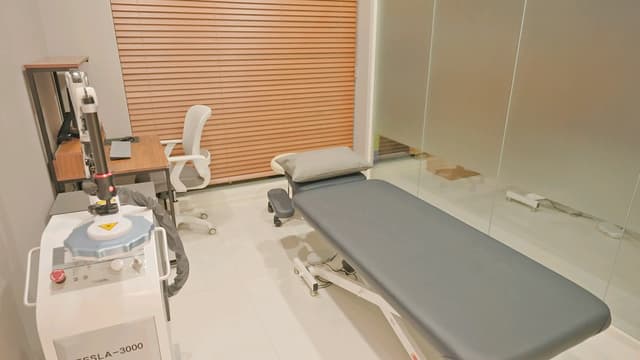 플래티넘의원 정형외과 의료 장비 — 초음파 진단 및 시술 기기